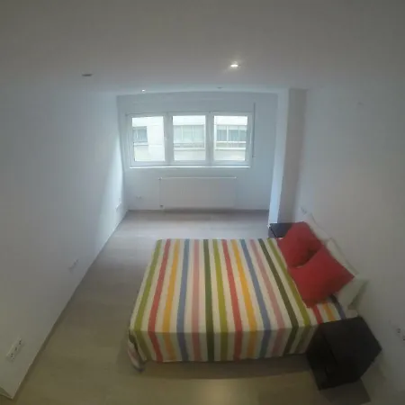 Cerca De Riazor, 3 Habitaciones, Impecable Apartamento