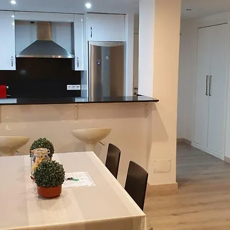 Apartamento Cerca De Riazor, 3 Habitaciones, Impecable *